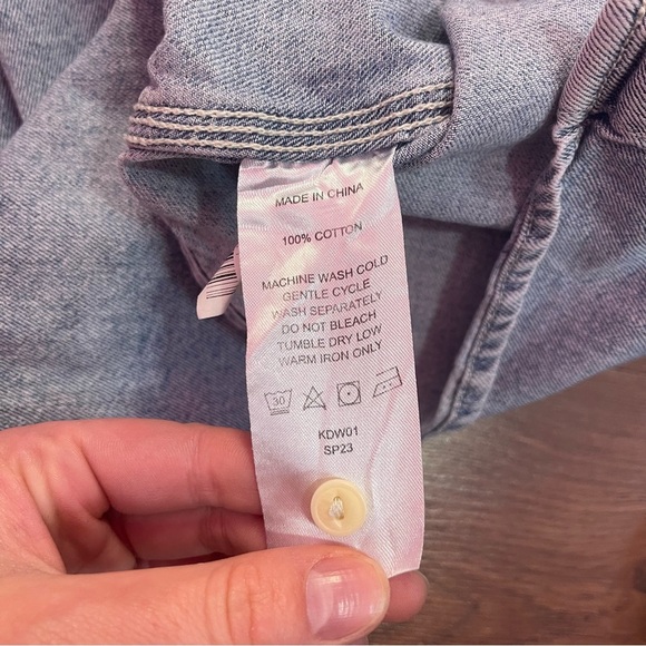 Quince Denim Shirt Women’s Size Small Distressed Blue Long Sleeve Button Down - Picture 9 of 14